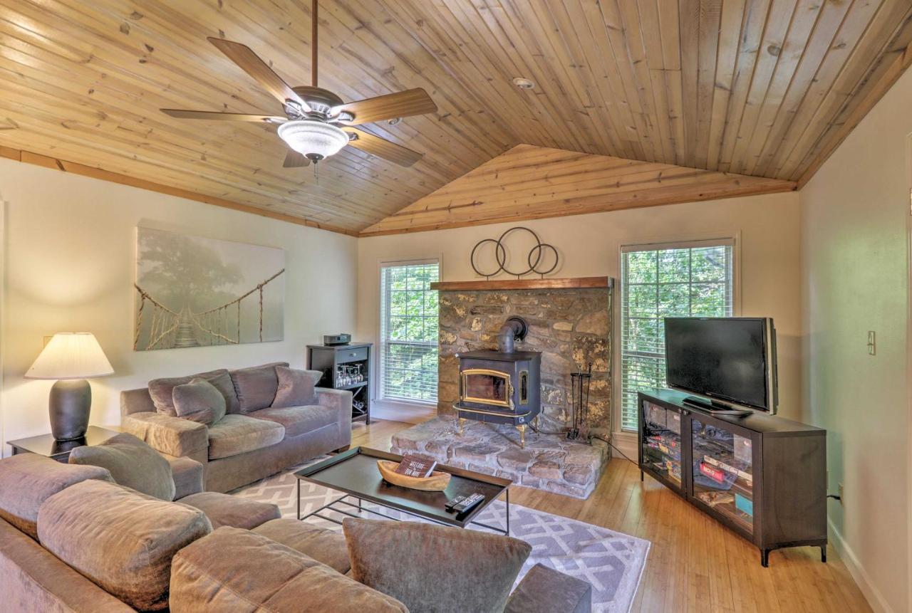 Villa Creekside Hideaway With Fire Pit And Creek Access! Mountain View Exterior foto